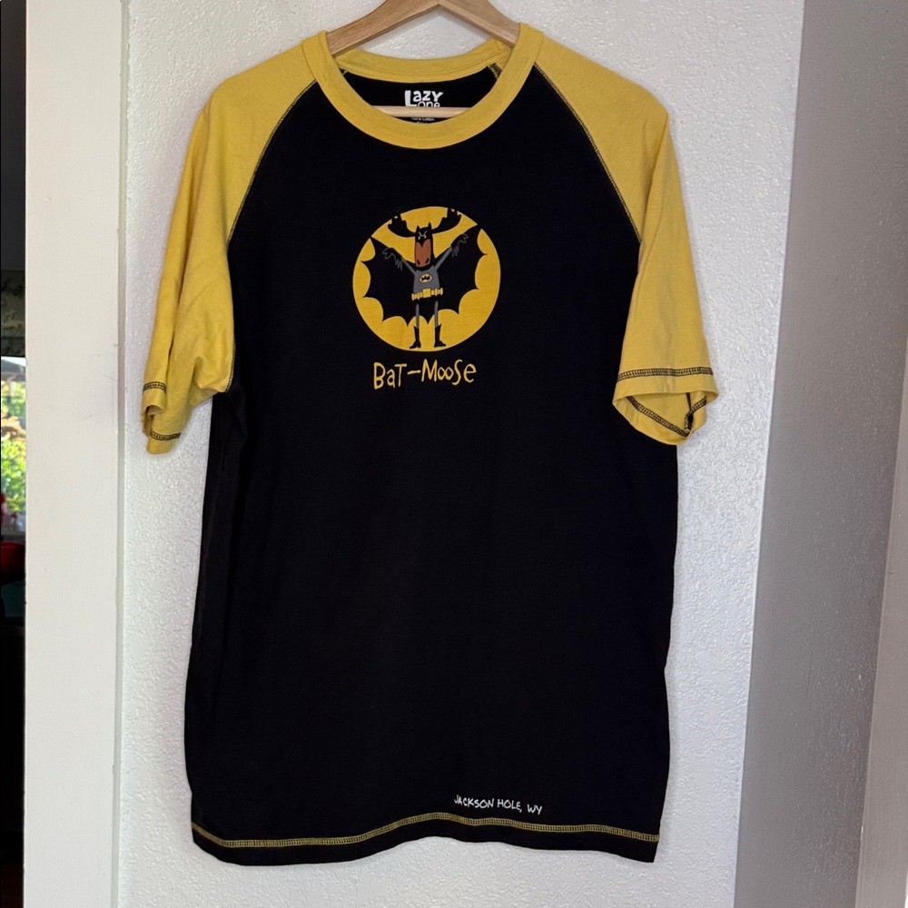 Lazy One black yellow Bat Moose Jackson Hole Wyoming T Shirt size Large